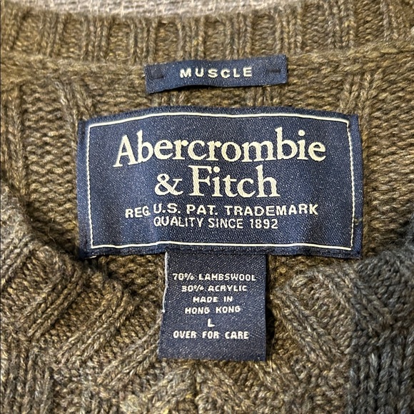 Abercrombie & Fitch Men's V Neck Sweater - Picture 3 of 4